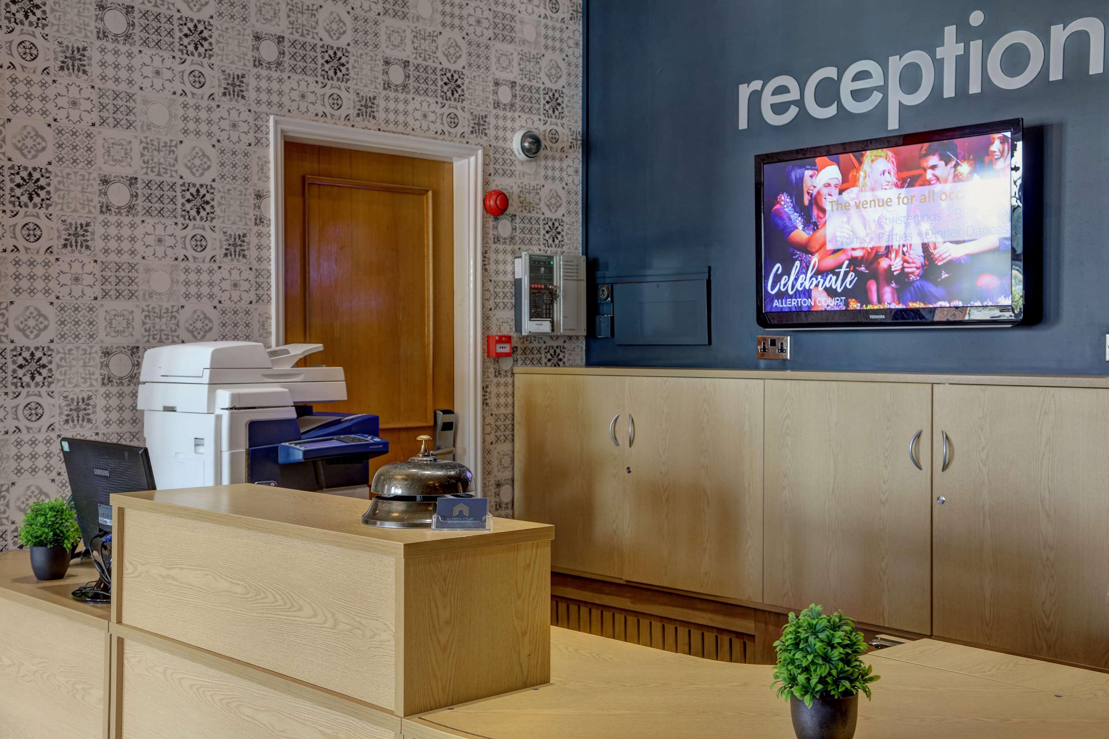 Allerton Court Hotel Норталeртън Екстериор снимка