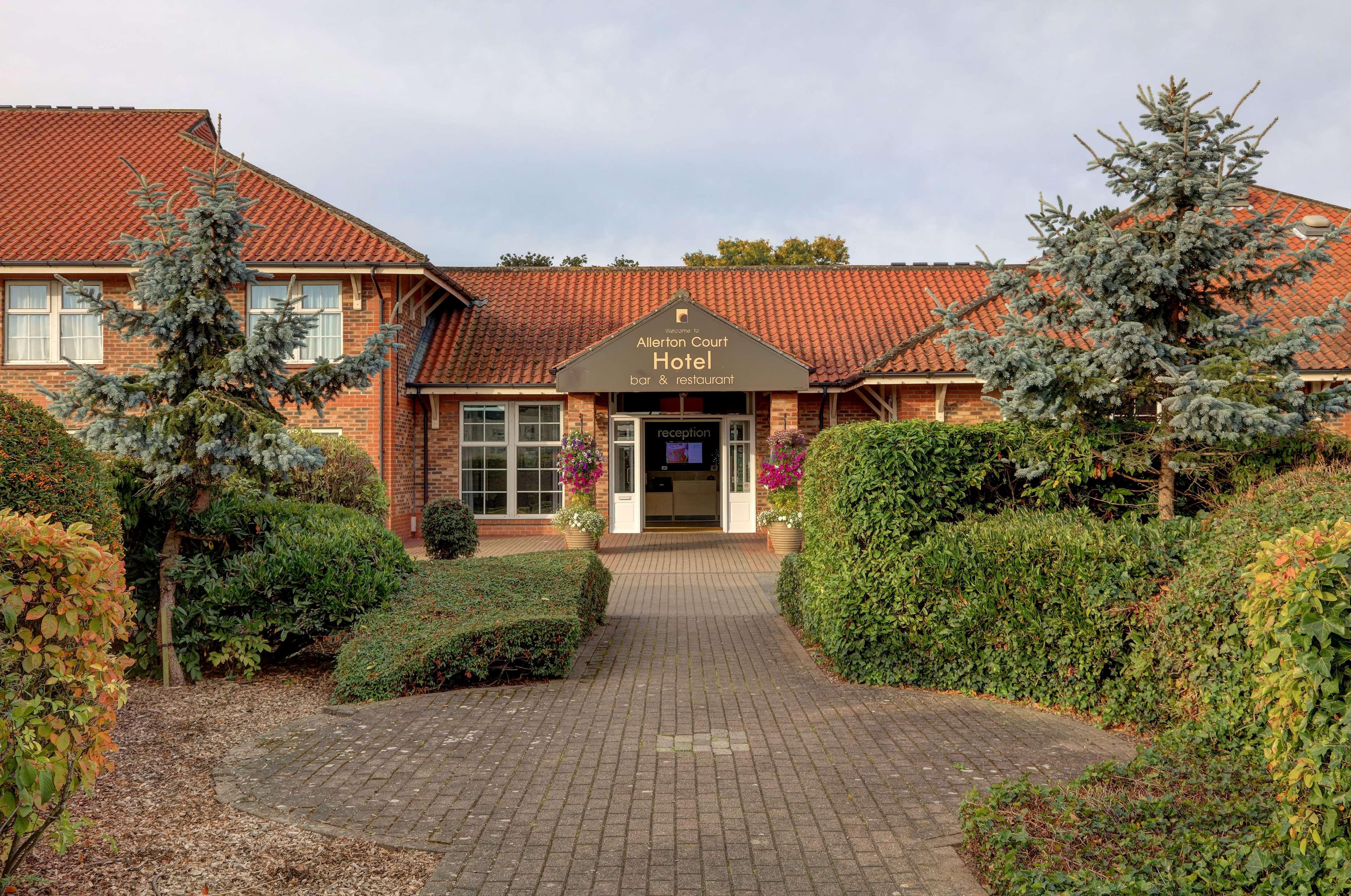 Allerton Court Hotel Норталeртън Екстериор снимка